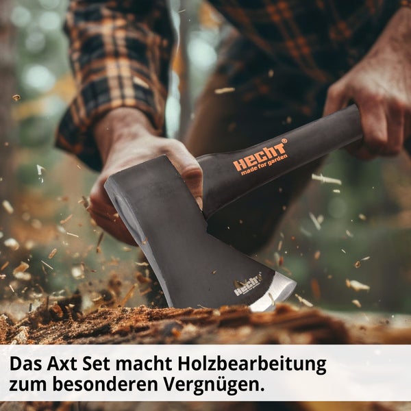 Axt beim Spalten von Holz mit Hecht Logo auf dem Stiel