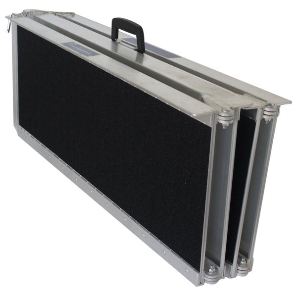 Zusammengeklappte, dreiteilige Rollstuhlrampe aus Aluminium mit Tragegriff