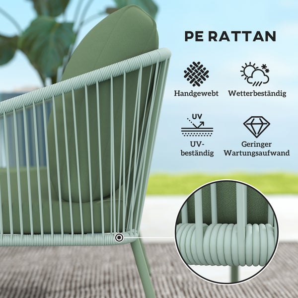 Gartenmöbel-Set mit zwei Adirondack-Stühlen, Tisch und Sonnenschirm auf einer Terrasse