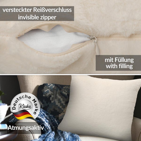 Kunstfellkissen mit verstecktem Reißverschluss und Füllung auf einem Sessel, atmungsaktiv, Kisska Logo, Deutsche Marke.