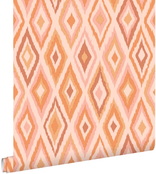 Tapetenrolle mit Rautenmuster