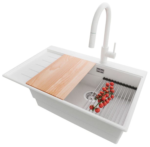 Spüle mit Abtropffläche, Schneidebrett, Spültischarmatur und Abtropfgitter