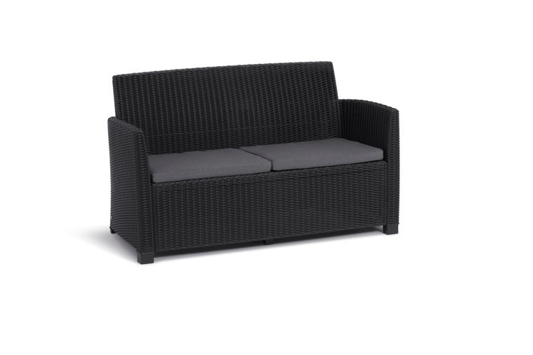 Zweisitzerbank aus Rattan mit grauen Kissen