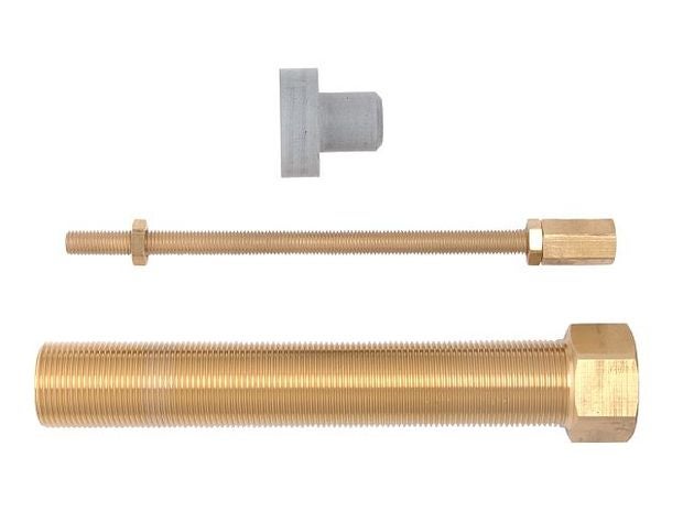 Armaturen-Verlängerungsset aus Messing bestehend aus Gewindestange, Verlängerungsrohr und Stopfen für die Montage von Waschtischarmaturen.