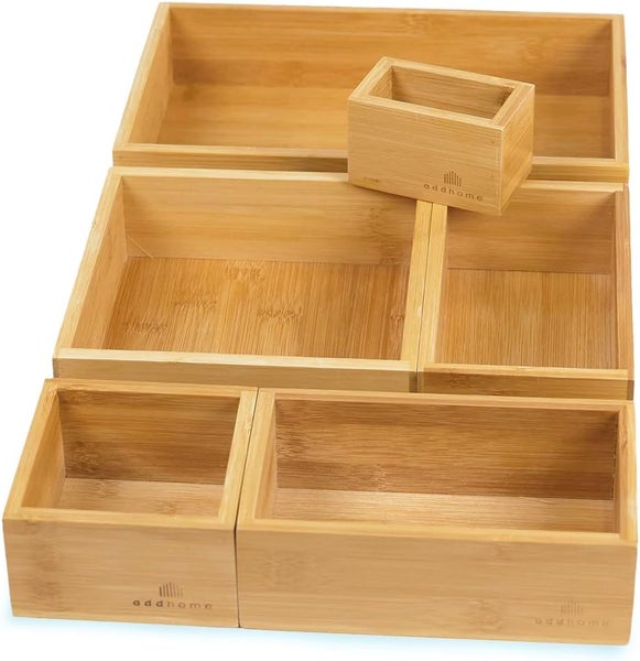 Bambus-Schubladen-Organizer-Set von addhome mit mehreren rechteckigen Boxen in verschiedenen Größen.