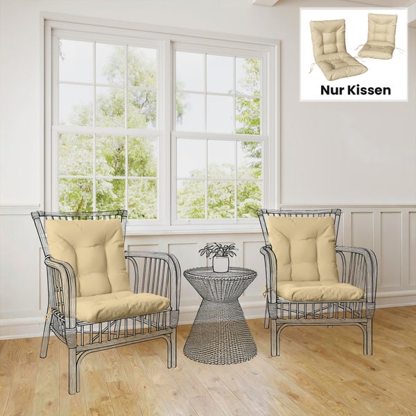 2er-Set beige Sitz- und Rückenkissen für Gartenstühle auf Strichzeichnungen von Sesseln in einem hellen Zimmer mit großem Fenster.
