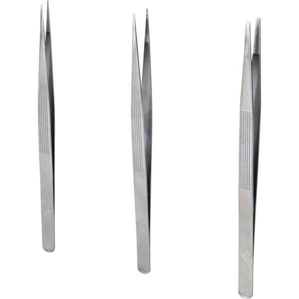 Schneebeere mit grünen Blättern und weißen Beeren