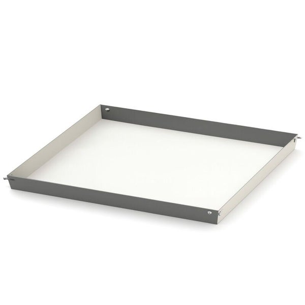 Quadratischer Metall-Fachboden mit flachem Rand in Grau und Weiß.