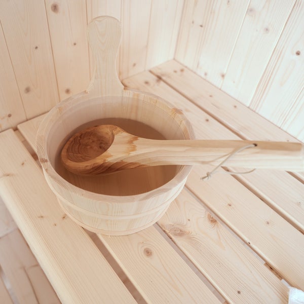Home Deluxe - Traditionelle Sauna - Shadow M - 120 x 120 x 190 cm - für 2 Personen - hochwertiges Fichtenholz, inkl. Saunaofen, Saunazubehör I Dampfsauna Aufgusssauna Finnische Sauna Bio Sauna