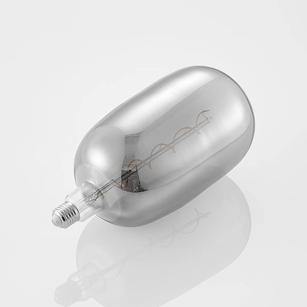 Dekorative LED-Filament-Lampe in großer Ovalform mit Rauchglas und E27-Sockel.