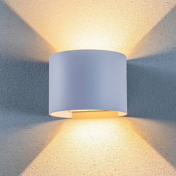 Lindby LED Wandleuchte außen Nivar (spritzwassergeschützt (Modern) in Weiß aus Metall (1 flammig, ) - Außenwandleuchten Wandlampe Led Außenlampe Outdoor für Außenwand/Hauswand Haus