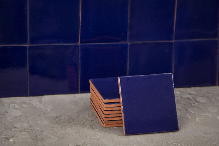 Keramikfliesen in quadratischer Form