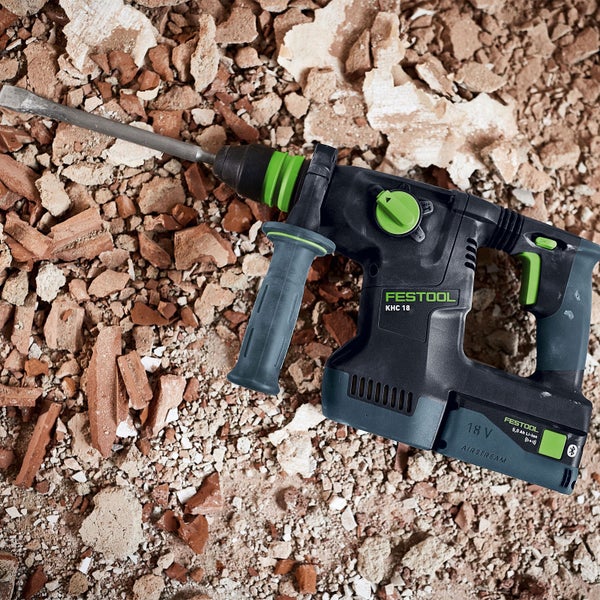 Festool Bohrhammer auf Steinen