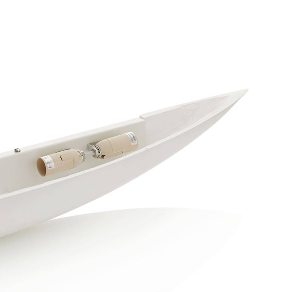 Innenansicht einer Gips-Wandleuchte mit zwei E14 Fassungen für maximal 25 Watt in schmaler, spitzer Form.