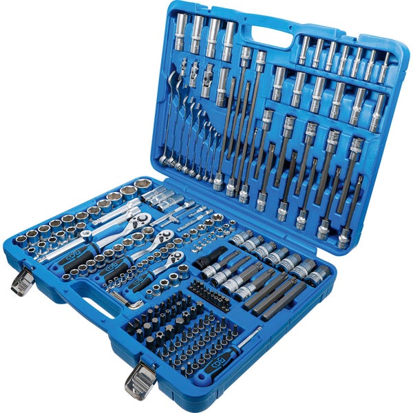 Werkzeugkoffer mit Schraubenschlüsseln, Steckschlüsseln und Bits