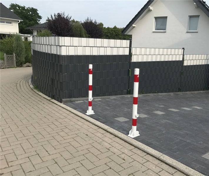 Schake Absperrpfosten umlegbar aus Stahlrohr verzinkt Ø60x2,5mm mit Dübelbefestigung, Profilzylinderschloss und Stahlkappe 900mm Überflur