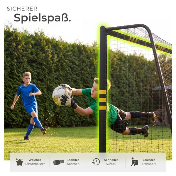 Quadratische LED-Aufbaulampe mit silbernem Rahmen und weißem Diffusor.
