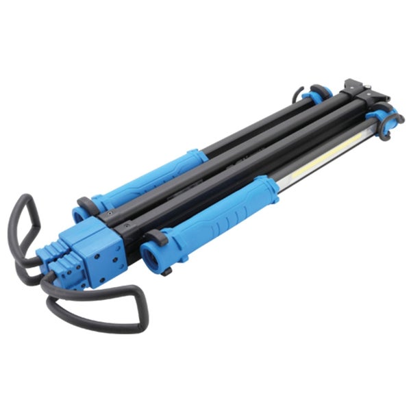 Zusammenklappbare LED-Motorhaubenleuchte mit ausziehbaren Haltehaken und blauen Griffen.
