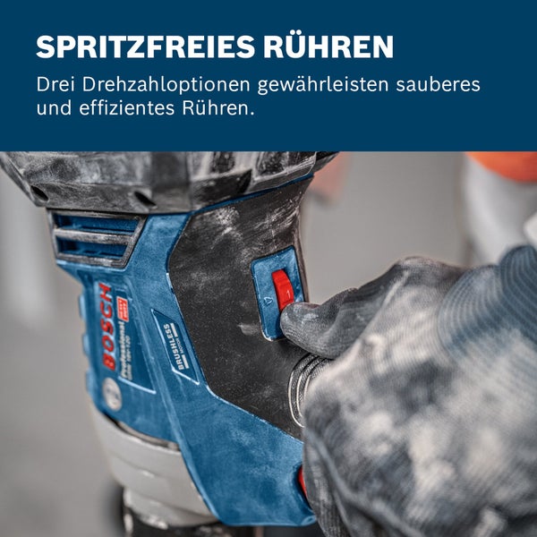 Nahaufnahme einer Person, die einen Bosch Quirl bedient, der spritzfreies Rühren ermöglicht und über drei Drehzahloptionen verfügt.