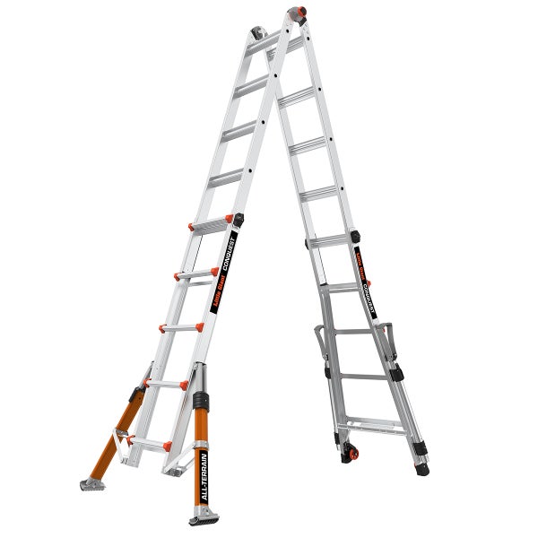 Little Giant Conquest All Terrain Gelenk-Mehrzweckleiter aus Aluminium mit verstellbaren Beinen und Rollen.