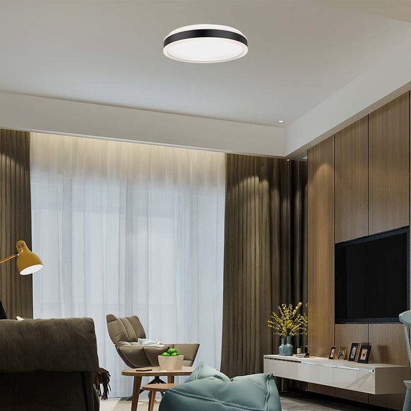 Wohnzimmer mit runder Deckenleuchte