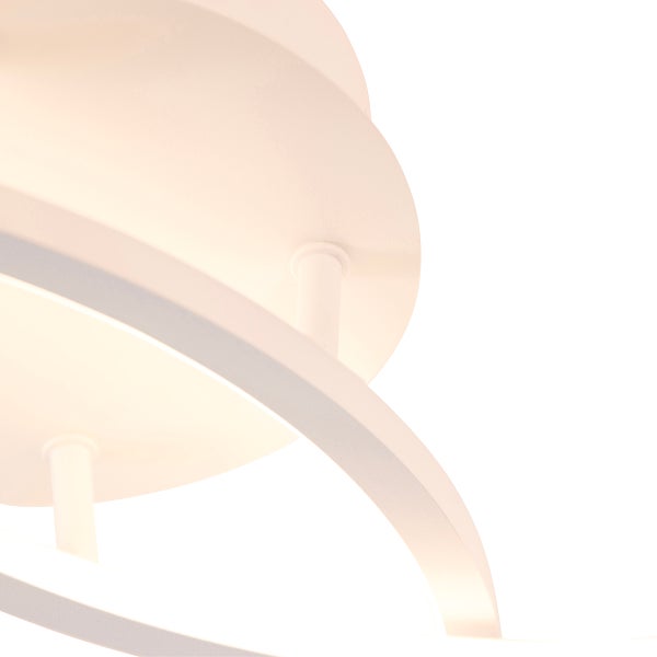 Detailansicht einer Deckenleuchte mit ringförmigem Design