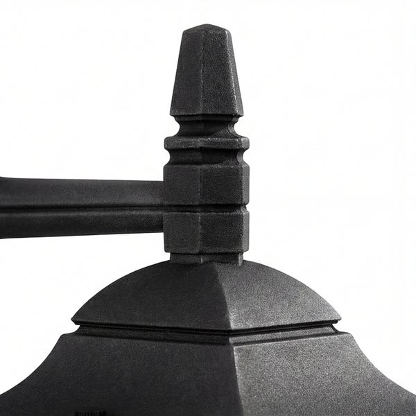 Detail einer schwarzen Außenleuchte