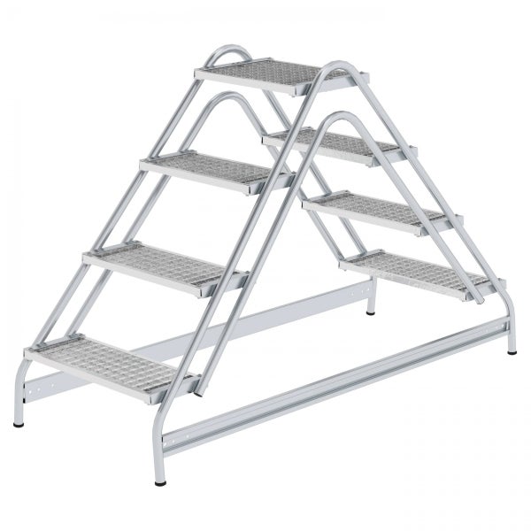 Treppenpodest mit fünf Stufen und rutschfesten Trittflächen