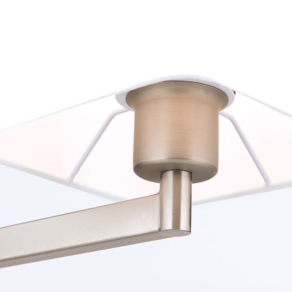 Detailaufnahme einer Deckenleuchte mit Lampenschirm