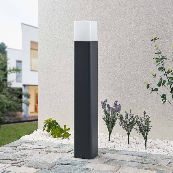 Betonstufen, Betonplatten und Gehwegplatten aus Kiesbeton