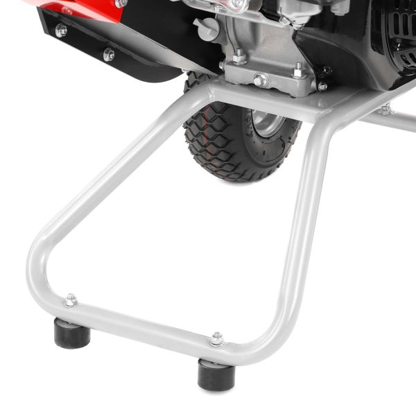 Detailansicht eines stabilen Metallrahmens mit Gummifüßen für sicheren Stand eines Stromerzeugers.