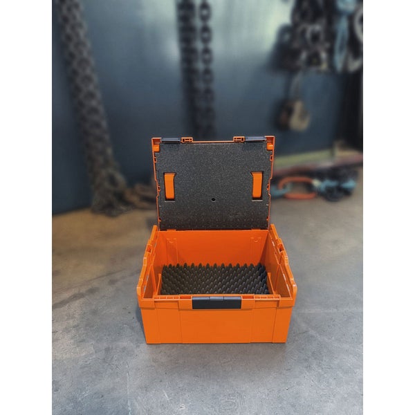 Fein L-BOXX Werkzeugkoffer aus Kunststoff in Orange mit schwarzem Griff und Fein Logo auf dem Deckel.
