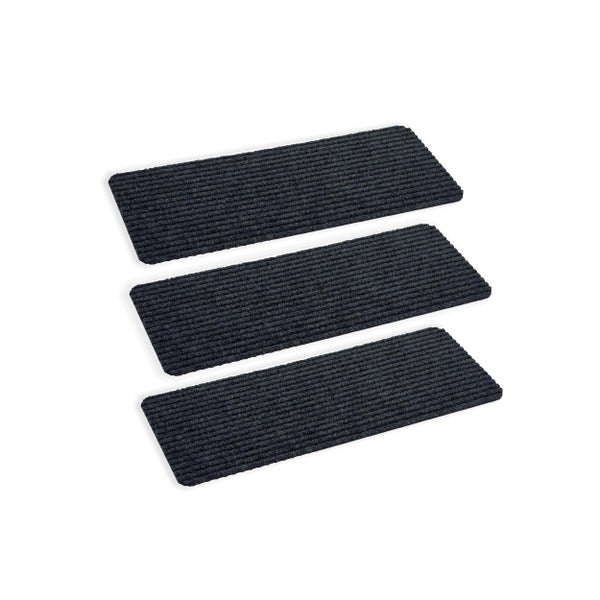 Drei Treppenmatten aus geripptem Material