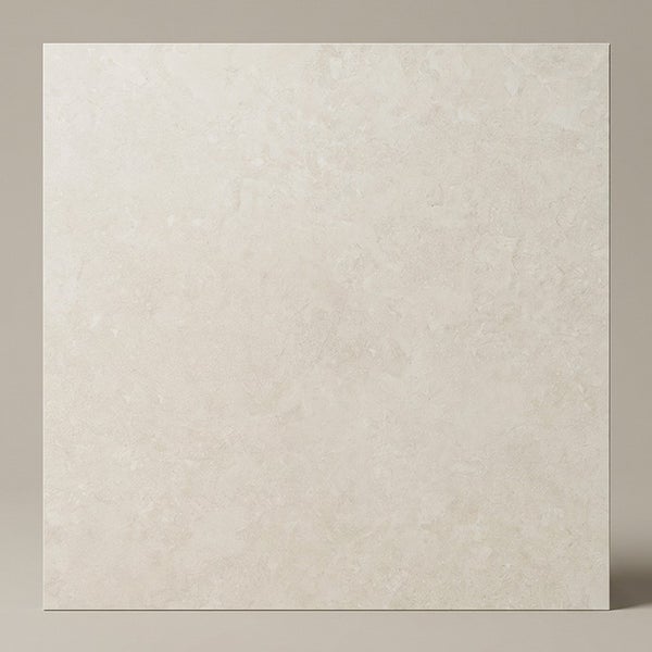 Quadratische Bodenfliese in Steinoptik mit feiner Oberflächenstruktur.