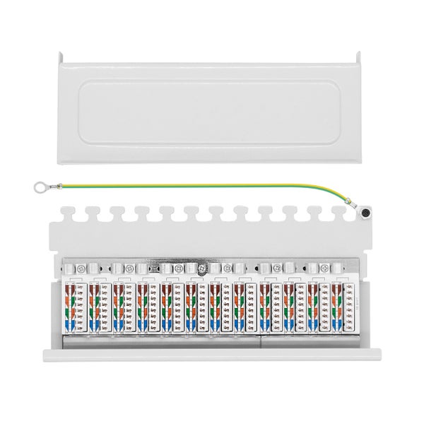 12-Port-Patchpanel aus Metall mit Schneidklemmen, Erdungskabel und abnehmbarem Deckel für Netzwerkinstallationen.