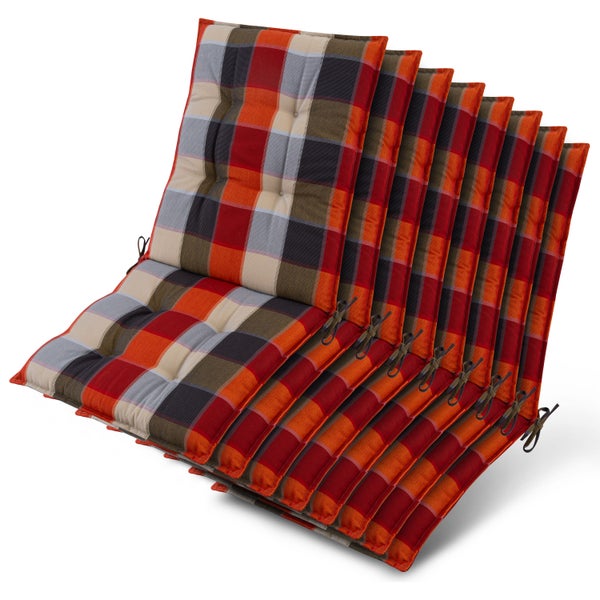 Set aus sechs gesteppten Hochlehner-Auflagen mit Karomuster in Rot, Orange und Grau, mit Bindebändern.