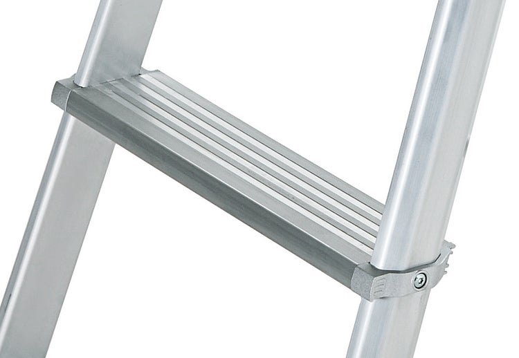 Detailaufnahme einer Aluminiumleiterstufe