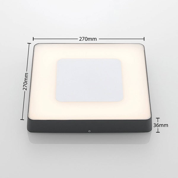 Quadratische LED Deckenleuchte mit den Maßen 270 Millimeter mal 270 Millimeter und einer Tiefe von 36 Millimeter.