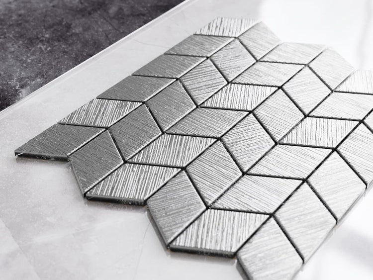 Badewanne Schemaansicht mit Wasserwellen