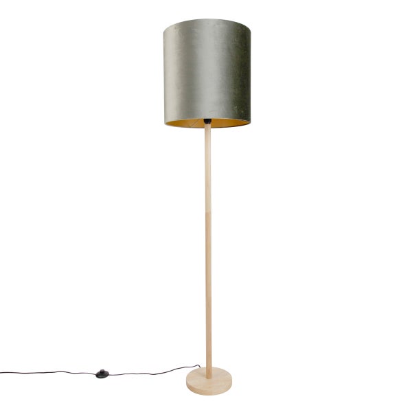 Moderne Stehlampe mit zylindrischem Lampenschirm auf einem hellen Holzständer mit rundem Sockel und Fußschalter.