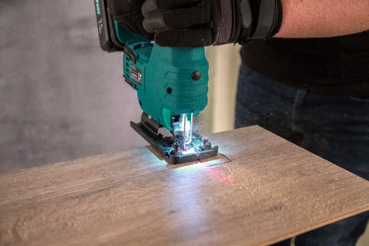 VONROC Akku-Stichsäge 20V, Komplettset mit 2x 2.0Ah Akku, Schnellladegerät, Sägeblättern, Parallelführung und Aufbewahrungstasche