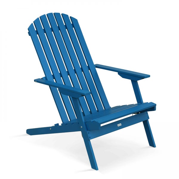 Blauer Adirondack Gartenstuhl aus Holz mit breiten Armlehnen und hoher Rückenlehne von Oviala.