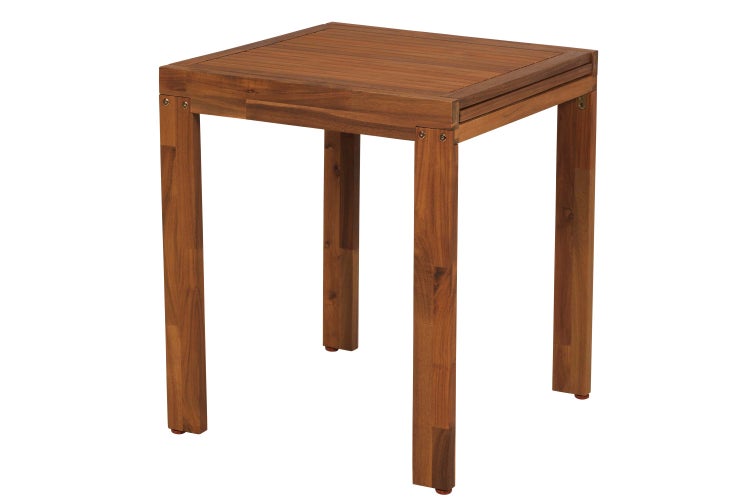 Quadratischer Holztisch für den Außenbereich