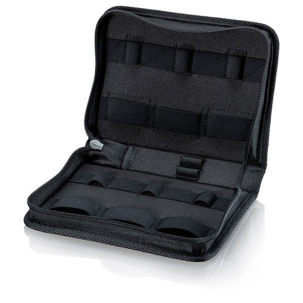 Geöffnete Werkzeugtasche mit mehreren Fächern