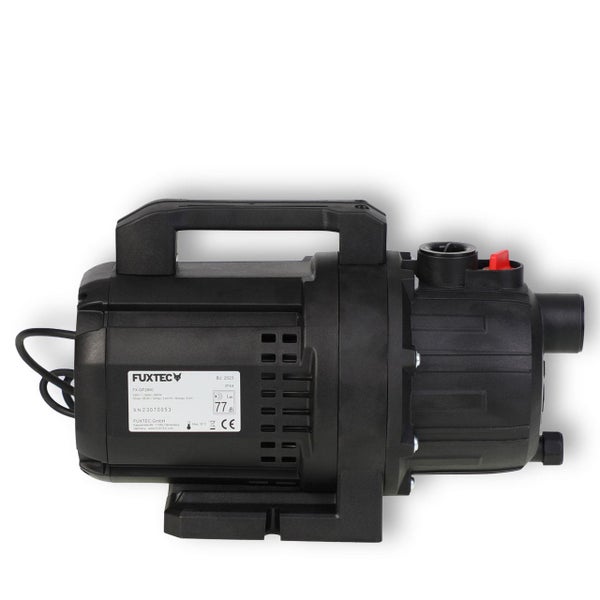Fuxtec Gartenpumpe FX-GP2800 mit Tragegriff und technischem Typenschild.
