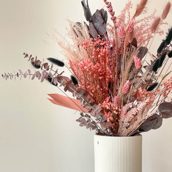 Touch of Pink: Zeitlose Eleganz in Rosatönen - Trockenblumenstrauß fürs ganze Jahr
