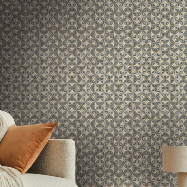 Tapete mit grafischem Muster aus Kreisen und Punkten