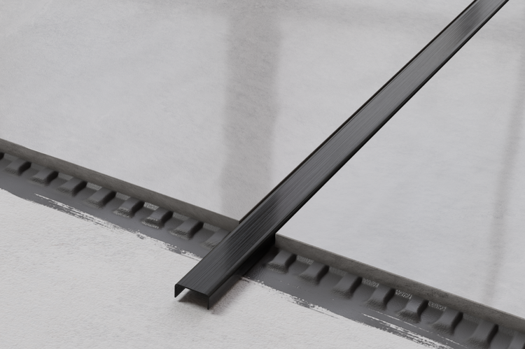 Fliesenprofil aus Metall für Wand und Boden