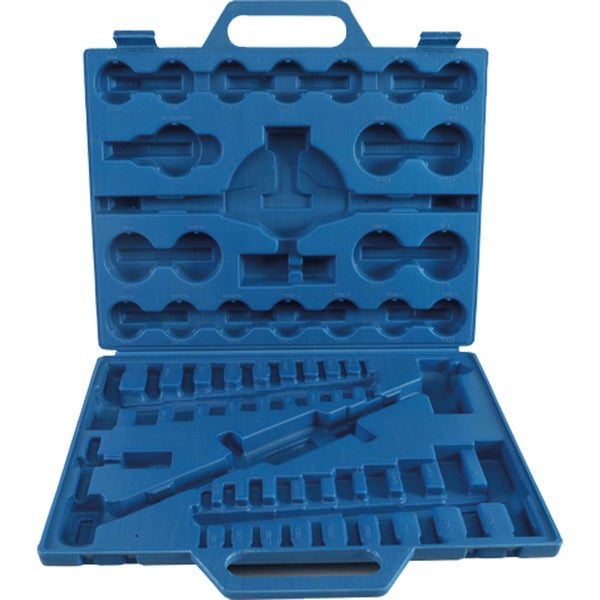 Teppich mit geometrischem Muster und Fransen