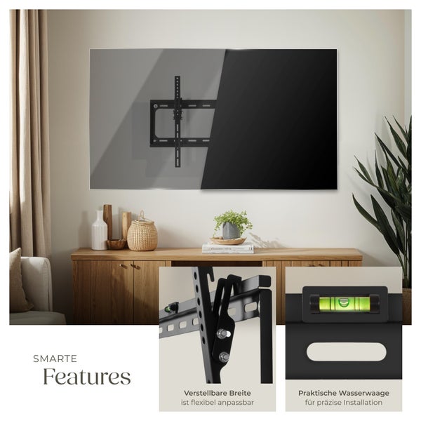 Wohnzimmer mit an der Wand montiertem Flachbildfernseher und TV-Wandhalterung mit einstellbarer Breite und Wasserwaage